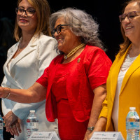 La Federación reconoce a la Lic. Armida Aguirre Rojo por el homenaje otorgado por CONALEP Baja California Sur