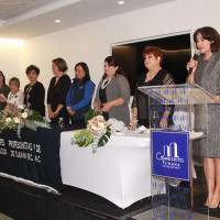 Mujeres profesionistas y de negocios de Tijuana cambian de mesa directiva.