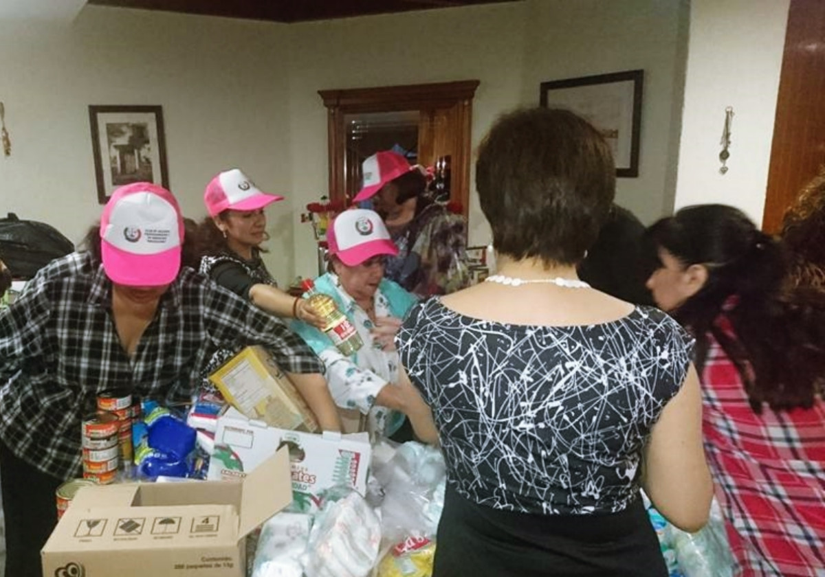 Club Naucalpan trabajando en apoyo a los afectados por el terremoto.