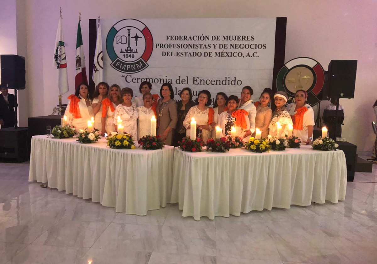 Ceremonia de Velas realizada por la Federación del Estado de México.