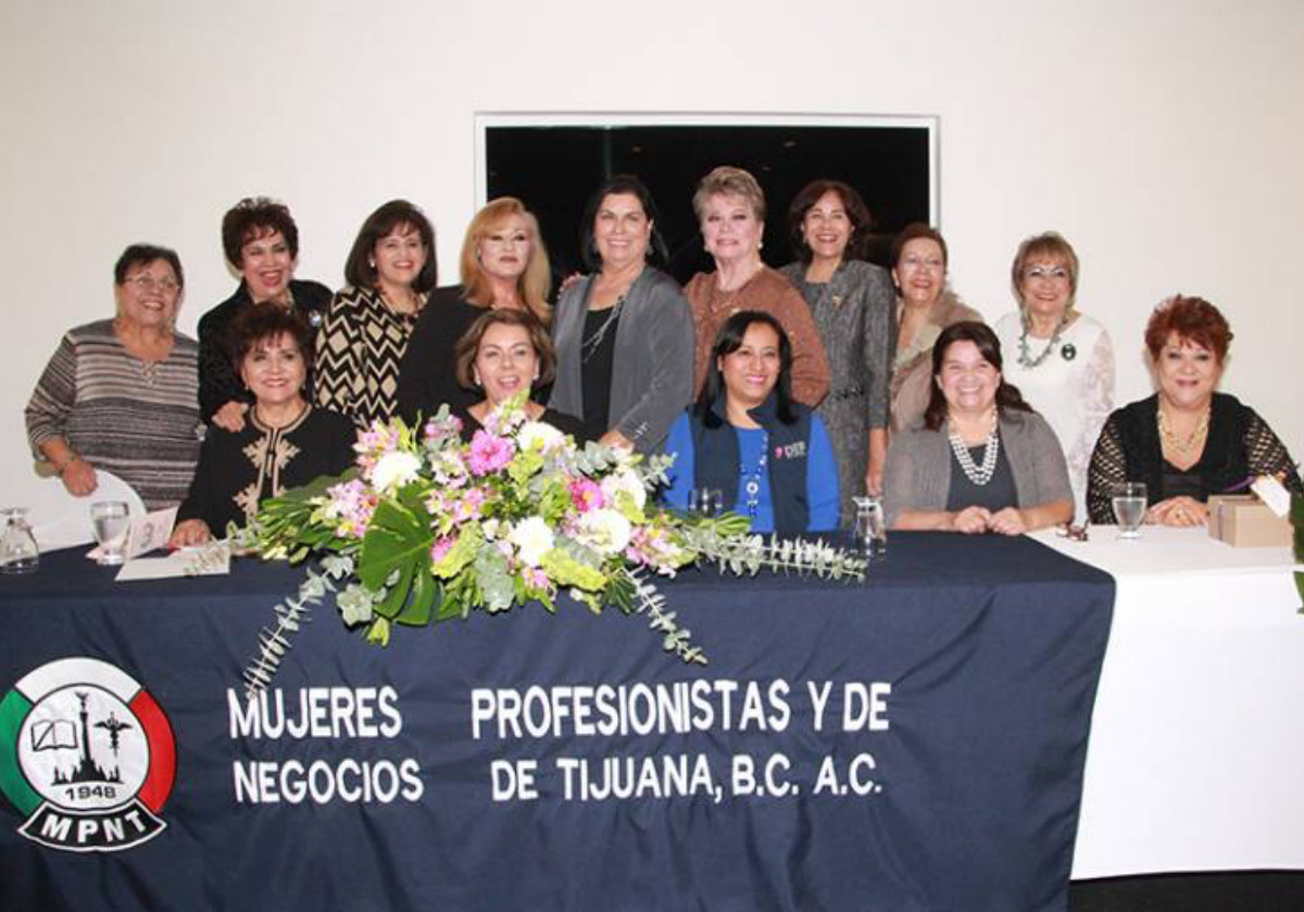 Mujeres profesionistas y de negocios de Tijuana cambian de mesa directiva.