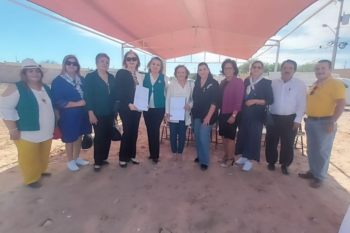 Histórico: Entrega oficial de terreno a Mujeres Profesionistas y de Negocios de San Luis R. C., Sonora A. C.